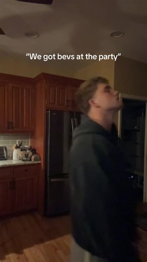 He tryna ignore it @ally #fyp #viral #foryoupage #blowthisup | party