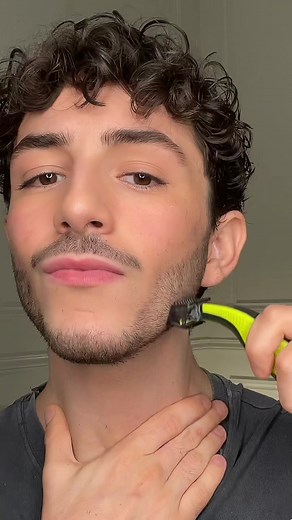 Technique Simple de Taille de Barbe | Astuce Beauté