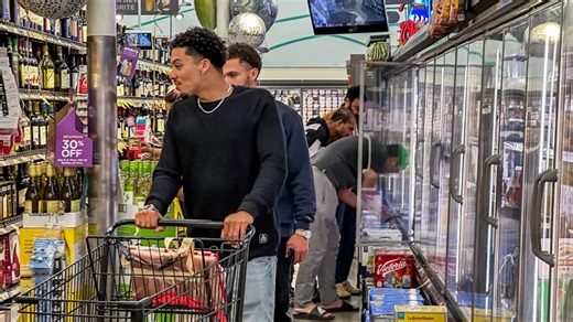 Consumer confidence inches up on brighter view of job market