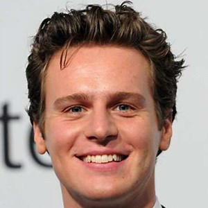 Jonathan Groff Bio - épouse, âge, taille, valeur nette, marié, petite amie et plus - Biographie