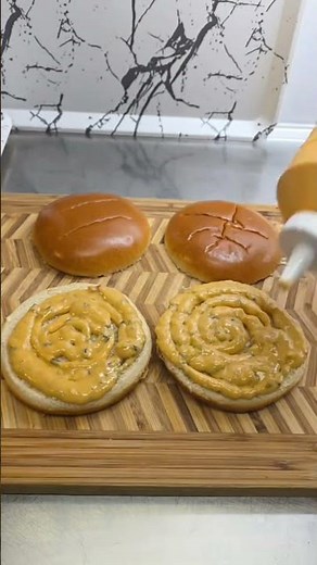 How To Make Perfect Homemade Burgers.“with potato wedges”