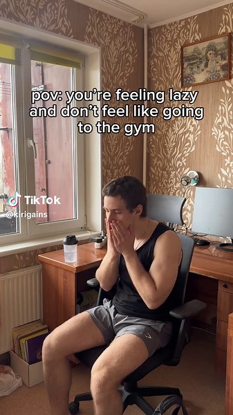 The 321 method is.. It is a simple technique where you count 3-2-1 and get straight to doing the thing you must do, in this case going to the gym. It prevents your mind from making up excuses and it triggers immediate action. The more you think the less likely you’ll go to the gym and this methods helps to break that thinking loop. Use this technique when you feel frozen or lost in thoughts. #gymtips #feelinglazy #321method #321 #fitnesstips