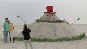 Meet the Christmas elves behind the Pass Christian Sandman