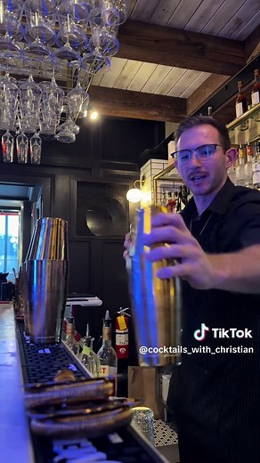 Can I get a vodka pineapple martini? Actually just make it 8 of them! #bartender #work #mixology #cocktails #martinis
