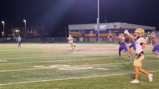 80-yard touchdown pass! Los Fresnos QB Pineda throws a perfect pass as they lead 28-13 over San Benito. Watch! (HSSMImages/DeLeon) | High School Sports Magazine