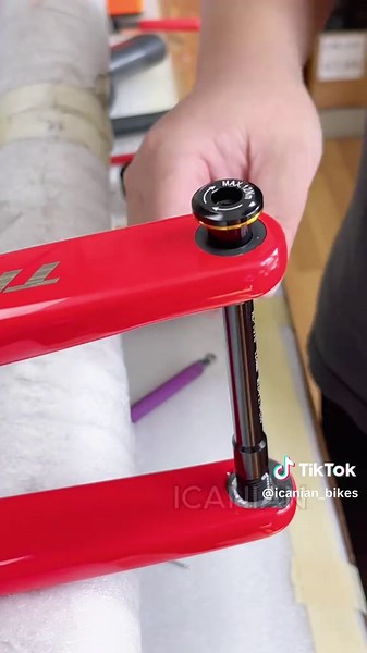 Fork-install thru axle #biketok ##ICANIAN #thruaxle #bikelife #fork | Biketok