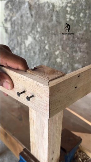 technique for joining neat wooden corner joints. #woodworking #tips #tricks #carpentry