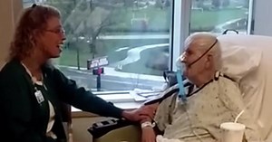 Singing nurse lights up lives of patients