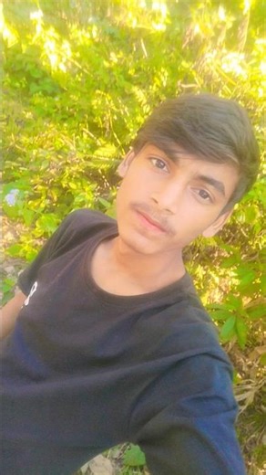 তোমরা সবাই লক্ষ্য করবেন কিছু মানুষ বিড়ি খাইয়া হাত মারা করে পিরিতে#shorts#funny#comedy#vidio