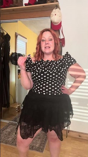 Plus Size Lace Mini Goth Skirt Y2K Fit & Size Guide for Curves