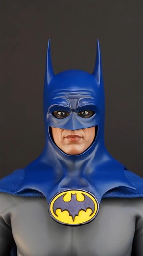 Hot Toys Batman Blue and Grry Suit