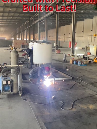 Roaring into Action, Producing with Efficiency! Watch our emulsified asphalt production line running at full speed! The intelligent control system monitors flow rates and temperatures in real-time, while the high-speed colloid mill instantly shears and blends asphalt with emulsifiers. From raw material injection to final output, the fully automated closed-loop process guarantees every drop of emulsion is uniform and highly stable. Efficient, energy-saving, and reliable – this is the power of Sma