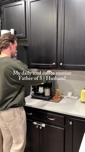 Best way to start the morning ☕️ any dos or don’ts or tips and tricks are appreciated in the comments! Thank you @Ninja Kitchen for this amazing coffee machine! Been loving it🤝 #coffee #espresso #ninjaluxecafé #dadsoftiktok
