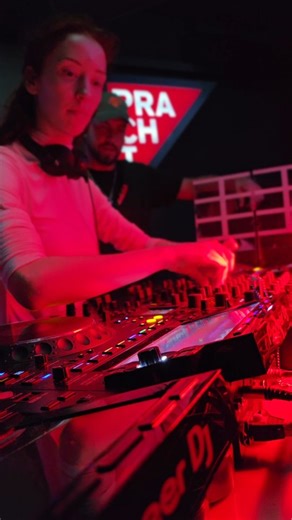 Grateful for the new updates and progress in practice with @claudius.music — learned some amazing new skills and techniques. Always leveling up! 💪 In @pracht_ffm | Xenia Frisson