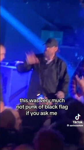 Mike V fights the crowd at Black Flag show #punkrock #mikev #blackflag