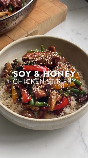 Soy & Honey Chicken Stir Fry | My go to stir fry recipe - super simple, with lots of great veggies all cooked in the one pan x