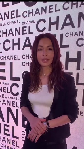 #シャネル の新作ウォッチのイベントで#長谷川京子 さんをキャッチ💕シャネルのロゴが主役としてあしらわれた限定ウォッチ「シャネル ウォンテッド カプセル コレクション」をチェック🤍#CHANELWANTED #CHANELWATCHES #おすすめアイテム #トレンドアイテム #腕時計