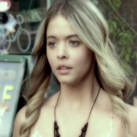 Idk #alisondilaurentis #paigeiforgotherlastname #prettylittleliars #pll