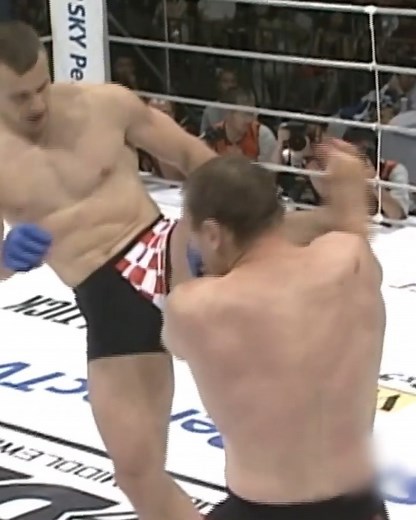 Right leg hospital, left leg cemetery 🪦 #OnThisDay in 2003, Mirko Cro Cop put Igor Vovchanchyn to sleep with a head kick at PRIDE Total Eliminatino | UFC