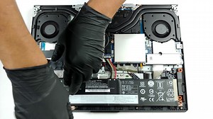 Inside Lenovo Legion 5i 17 - disassembly and upgrade options