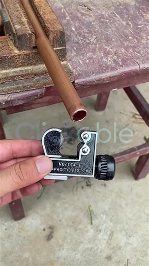 Durable mini alloy steel pipe cutter for smooth, precise cutting perfect for copper aluminum brass and thin steel pipes in tight spaces.