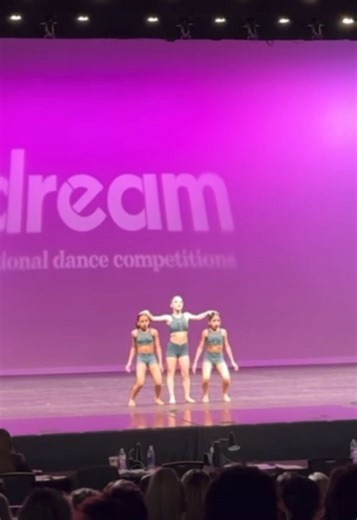this is ashlan, bellatrix, and leilah’s unaired contemporary trio from season 2 ep 5! i’m obsessed with this trio i wish they aired it! the choreo is so good and the girls did amazing together 🩶🩶 @ashlangiuliana @🪩BellatrixCastillo🪩 @leilahdancessss #contemporary #trio #dance #dancemomsaneweraseason2