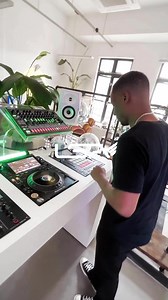 LSA DJ tutor and all time DJ wizard K Wilson performing some of the skills from our Elite DJ Course! Get to know 👇Let us know what you think of this mix in the comments and share to support ♥️ https://www.londonsoundacademy.com/courses/elite-dj-course #elite | London Sound Academy