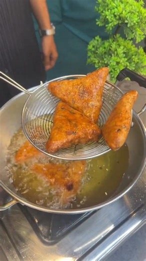 🥔 Crispy Potato Triangles Recipe #PotatoRecipe #EasySnacks #shorts