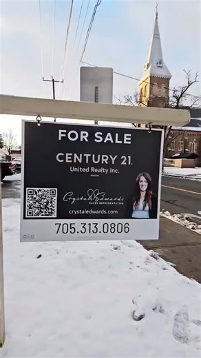 Crystal Edwards | Peterborough Realtor | Century 21 on Instagram: "It’s the little things that make a place feel like home! Morning walks to the park, trails or along Little Lake. Evenings at Del Crary Park, summers enjoying live music at Peterborough Musicfest. A quick stop at the YMCA, the Art Centre, or your favourite downtown café — all just steps away. At 201 Romaine Street in #Peterborough, life feels easier! Thoughtfully laid out for multigenerational living, this legal duplex offers flex