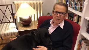Classic FM’s Pet Sounds is back to help keep pets and their owners calm during fireworks season, presented by Bill Turnbull (with some special furry company). Make sure that you and your pets are listening on Guy Fawkes Night – Thursday 5 November – and Saturday night, both from 7pm. | Classic FM