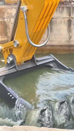 Technique of Filling Excavator Bucket with Water