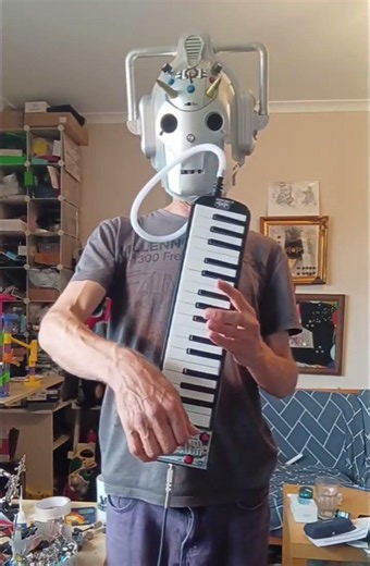 MELODDICA! by Psychiceyeclix #melodica #circuitbent #drwho #glitch #noise #synth #windmusic #glitch