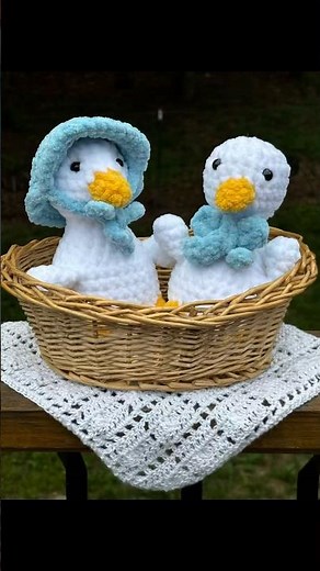 Here’s what you’ve been waiting for! FREE goose pattern 🪿💙#crochet #goose ‪@wondercrochet‬