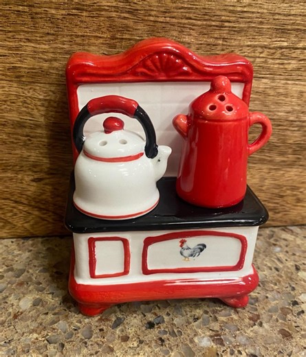 Old-fashioned Stove Salt & Pepper Shaker Set – Ceramic Farmhouse Kitchen Décor - Etsy