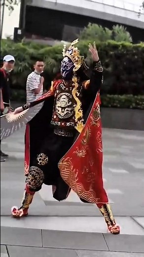 China’s Magic Face Changing Art 🎭😱