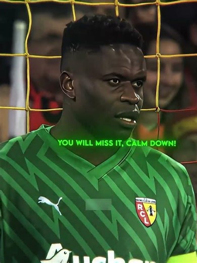 When goalkeeper tries to mess with Sergio Ramos 😱