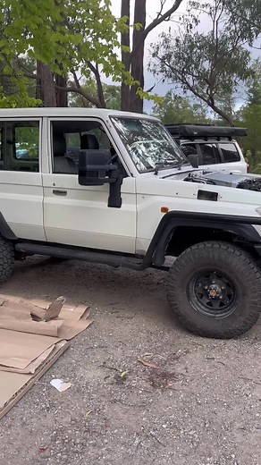 Land Cruiser 76 Series Roof Conversion and Alu-Cab Installation