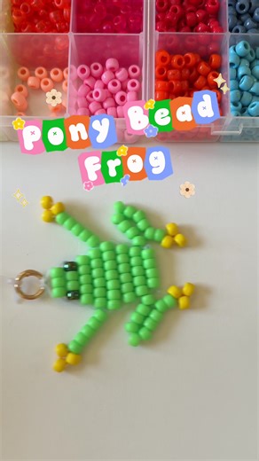 He’s so cute!! Lemme know if you give this one a try 🐸 all supplies 🔗 in bio 💕 #ponybeads #frogs #frogtok #crafttok #diykeychain