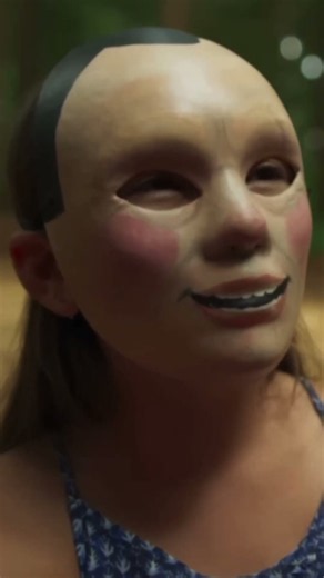 This Cult Horror Scene Is Genuinely Unsettling