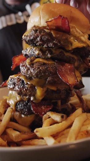 37 reactions | 6,000+ calories. One massive burger. Can a 300lb bodybuilder survive the challenge? #bodybuilding #foodie #cheatmeal #foodchallenge | Muscle & Strength | Facebook