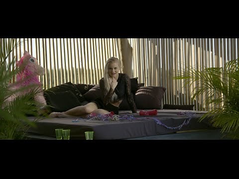 Sandra Lyng - Moonrise (Official musicvideo)
