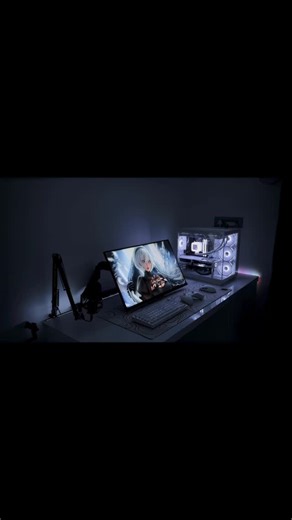 Kendz on Instagram: "🥹😍 . . . . . . . . . . #pcsetup #desksetup #gamingpc #redsetup #rgb #gaming #pc #tablesetup"