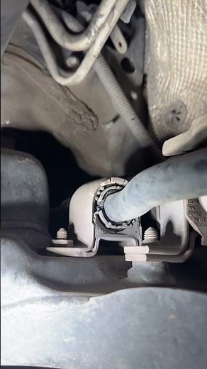 How to tell if your stabilizer bar bushings are damaged #mechanics #autos #workshop