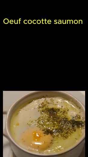 Bonne journée tout le monde Oeufs cocotte saumon cookeo Ingrédients pour une cocotte 1 œuf 50 g de saumon frais 2 cuillères à soupe de crème fraîche 30 g de champignons de Paris en boite (la moitié d’une petite boite) ou congelés 1 cuillère à soupe de moutarde Aneth fraîche ou déshydratée Sel Poivre 200 ml d’eau Ingrédients pour 2 cocottes 2 œufs 100 g de saumon frais 4 cuillères à soupe de crème fraîche 60 g de champignons de Paris ou Champignons de Paris ou congelés 2 cuillères à soupe de mout