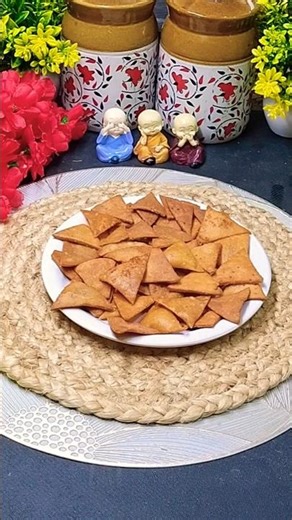 गेहूं के आटे से बनाए ये क्रिस्पी स्नैक्स।snacks recipe.mathri recipe.