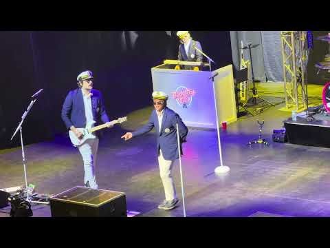 Yachtley Crew - Somebody's Baby (Jackson Brown) Live NYC.