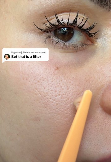 How Tinted Thick Pore Primers Enhance Makeup