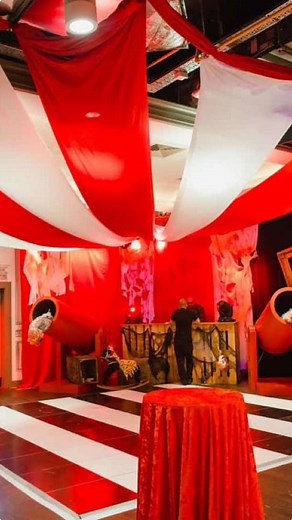 Respondendo a @isa A data tá chegandoooo, e faltam apenas 9 DIAS para o Halloween Circus - Circo dos Horrores! 🎪🔥 O relógio tá correndo, então não esqueçam de fazer o pagamento do convite, hein? A entrada tá só R$25 até o dia 31/10! ⚠️ Depois disso, vai pra R$30, então não dá mole! 🚀 Além disso, estamos passando a RIFA SOLIDÁRIA para dar aquele gás na festa! 🎟️ O prêmio é uma cesta de chocolates ou R$100 no Pix, e cada número custa só R$10! Toda ajuda é super bem-vinda e faz a diferença pra 