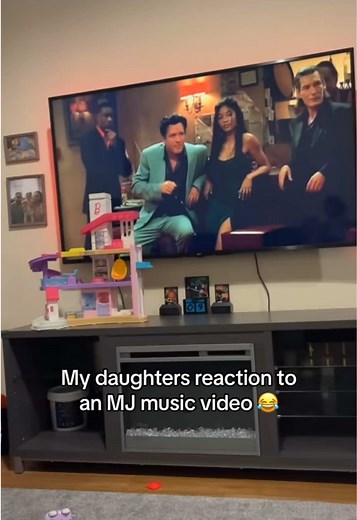 Daughter's Adorable Reaction to Michael Jackson Music Video