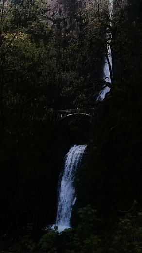 Exploring Oregon's Multnomah Falls & Portland